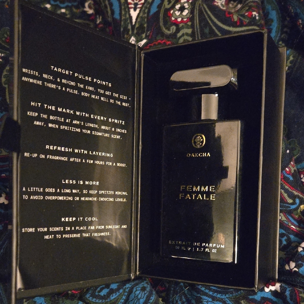 Oakcha Femme Fatale